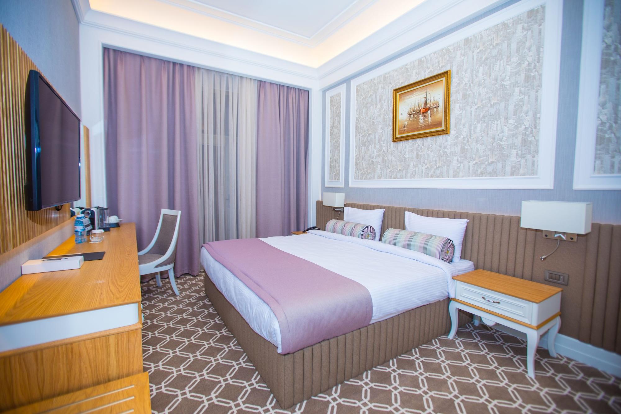 Theatrum Hotel Baku Bagian luar foto Deluxe Room