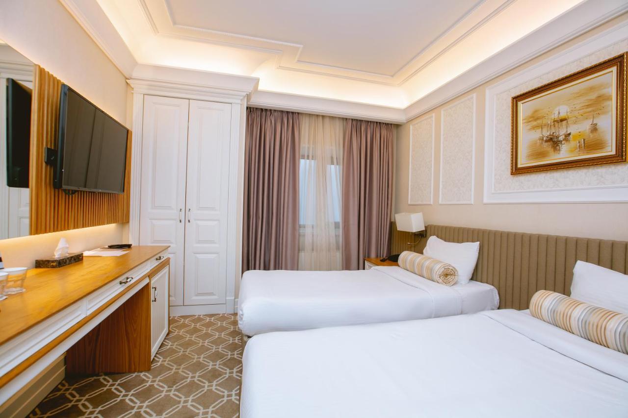 Theatrum Hotel Baku Bagian luar foto
