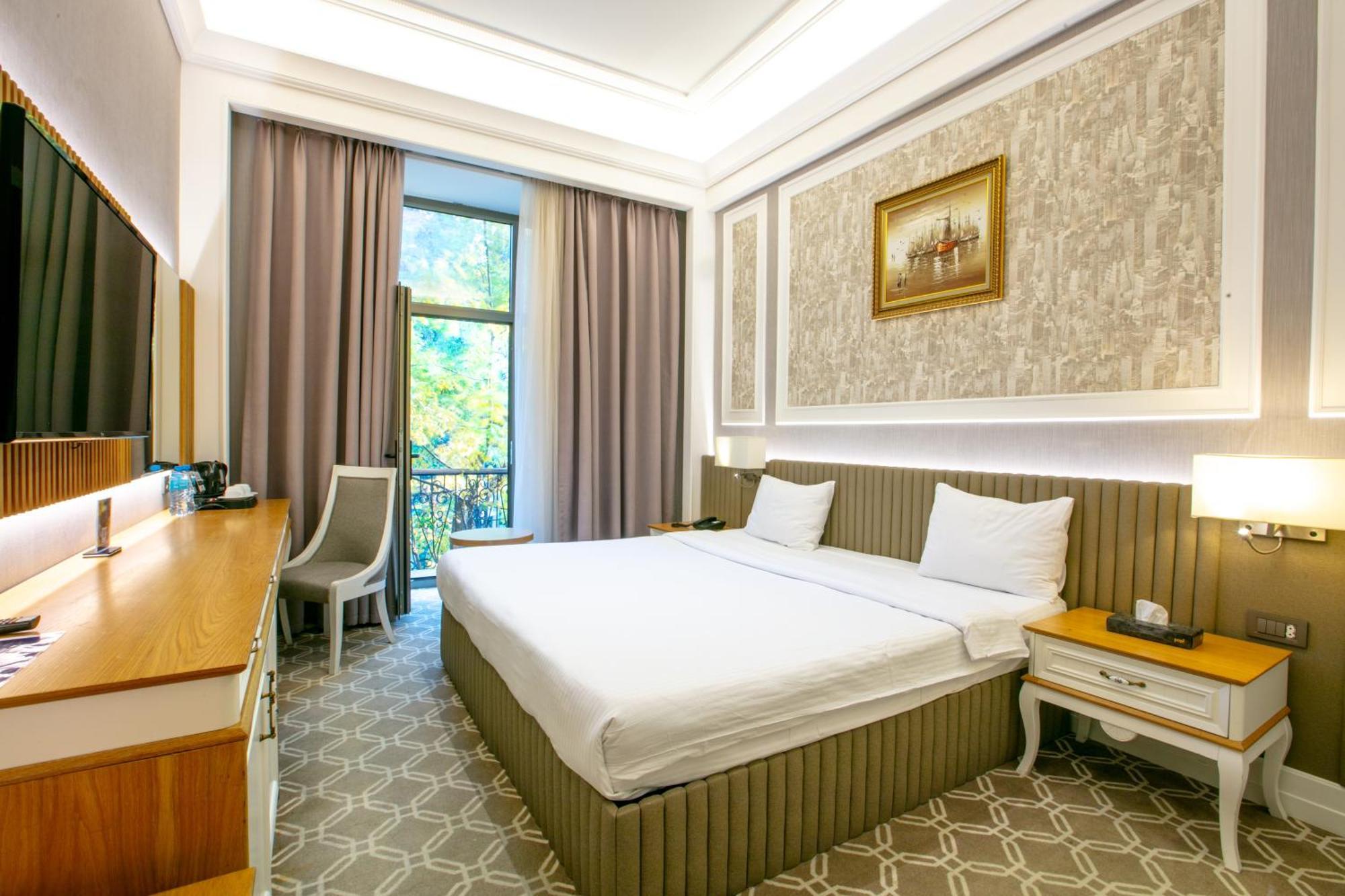 Theatrum Hotel Baku Bagian luar foto