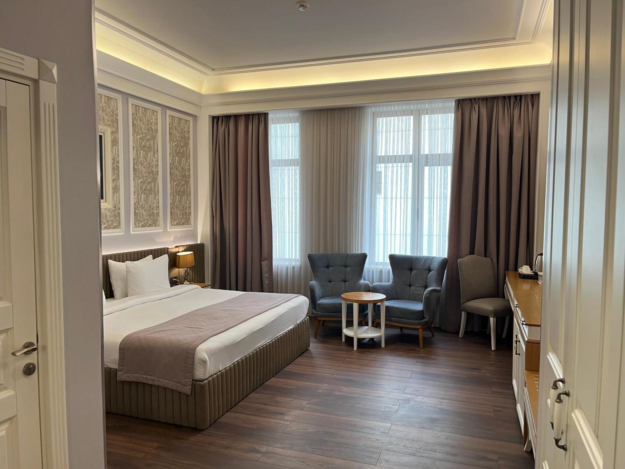 Theatrum Hotel Baku Bagian luar foto